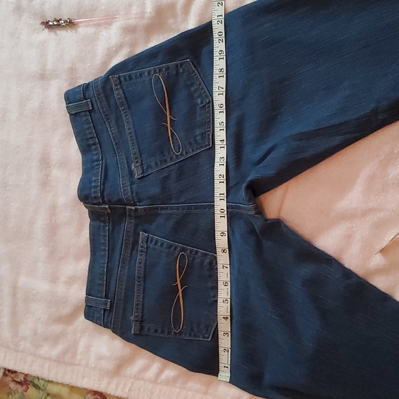 THE LIMITED Womens Long Indigo Blue 5-Pocket Mid-Rise Jeans-EUC-Sz 8L - Picture 16 of 17